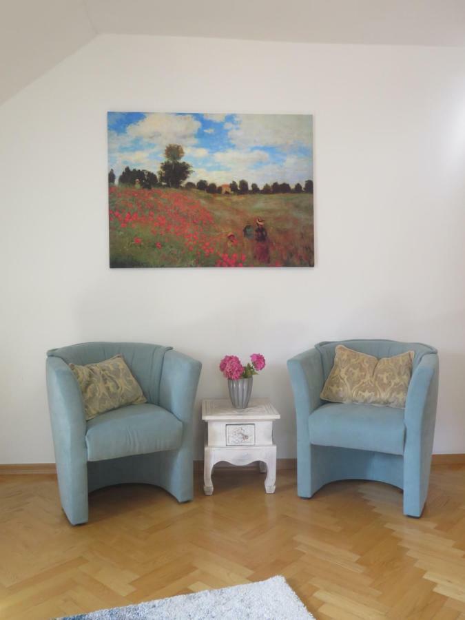 Schoenbrunn Gardens Deluxe Appartement *