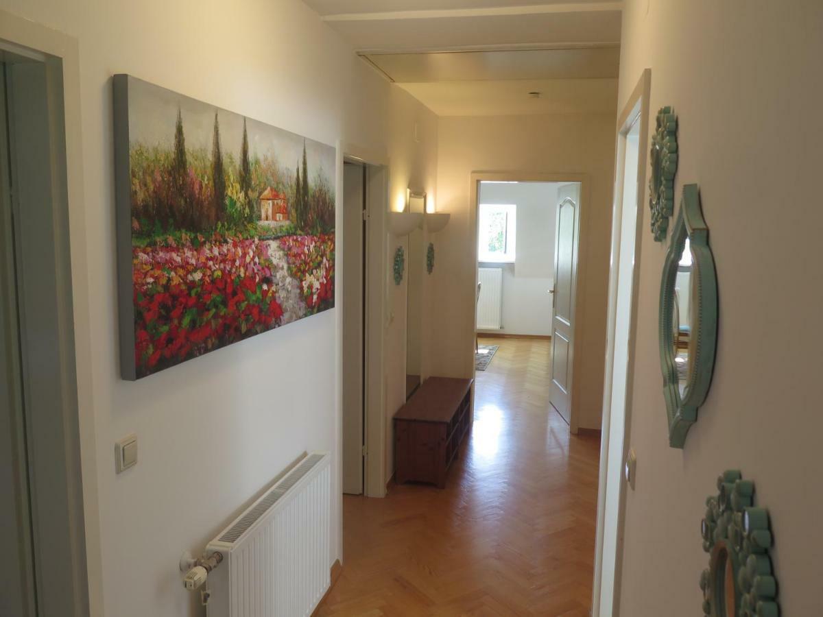 Schoenbrunn Gardens Deluxe Appartement